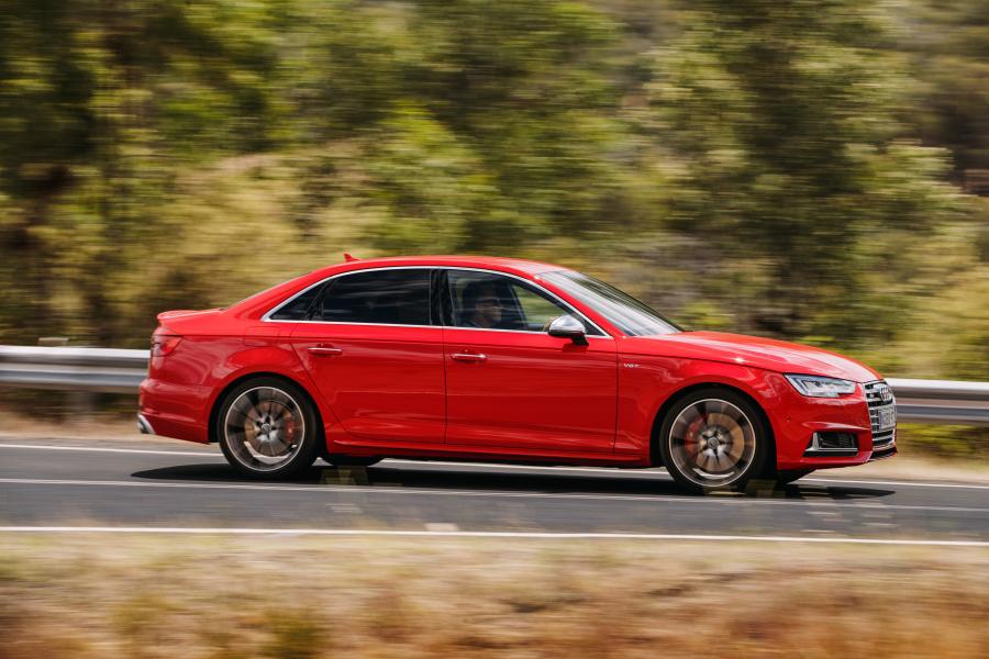  Audi S4 Sedan (B9) 2017 года  (AU) (фото 15 из 17)